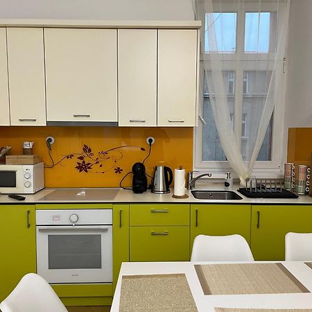 סראייבו Main Street Retreat Apartment With Free Parking מראה חיצוני תמונה