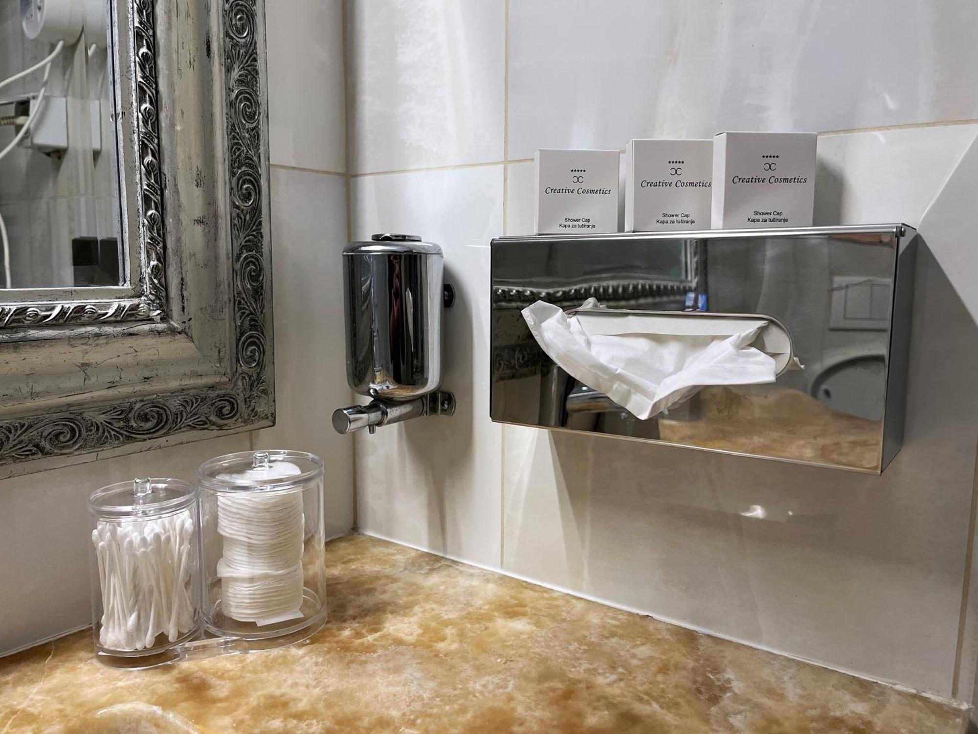 סראייבו Main Street Retreat Apartment With Free Parking מראה חיצוני תמונה