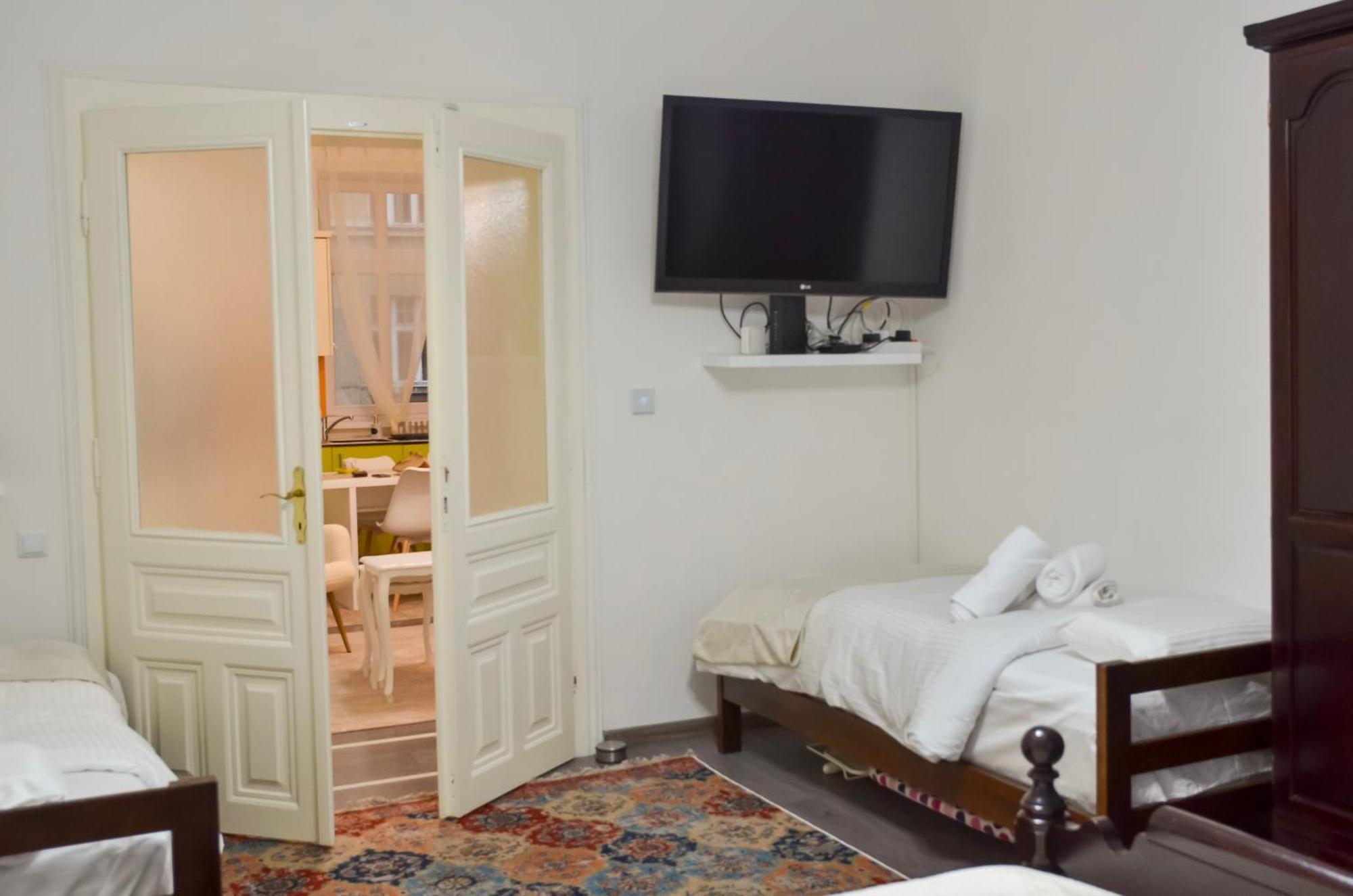 סראייבו Main Street Retreat Apartment With Free Parking מראה חיצוני תמונה