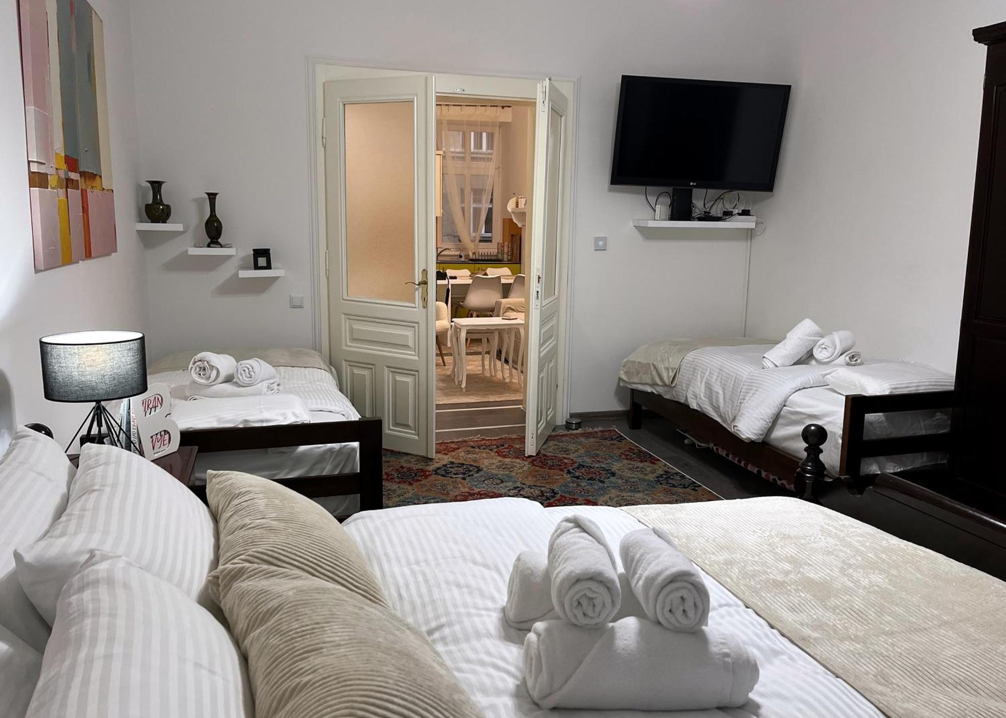סראייבו Main Street Retreat Apartment With Free Parking מראה חיצוני תמונה