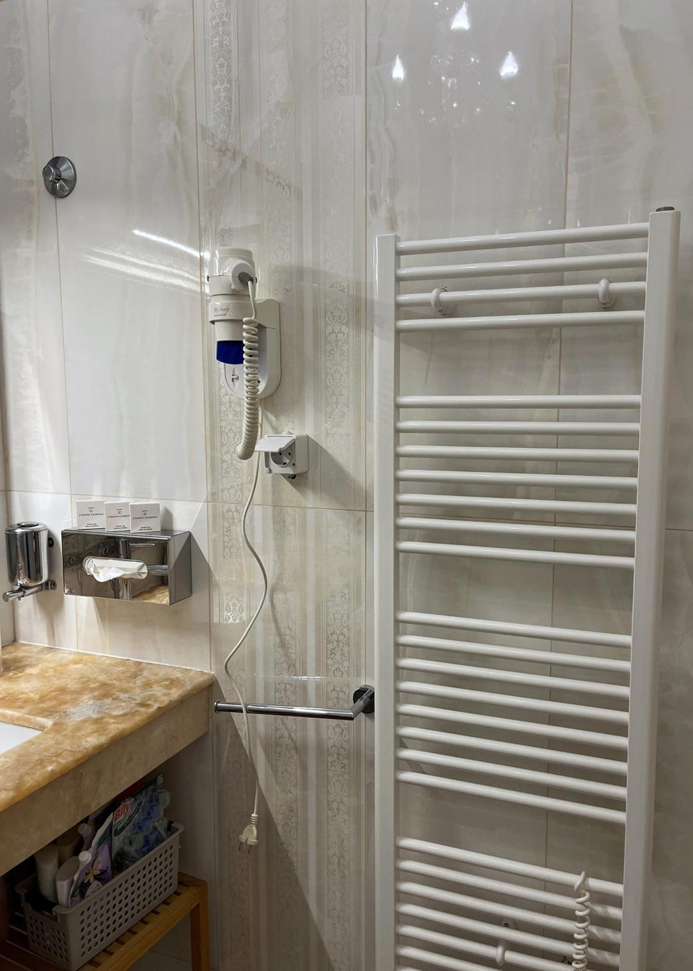 סראייבו Main Street Retreat Apartment With Free Parking מראה חיצוני תמונה